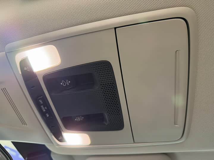 Фото 14 - Honda CR-V