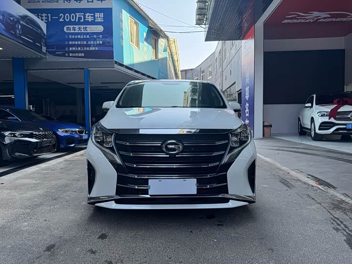 Фото 2 - GAC Trumpchi M8