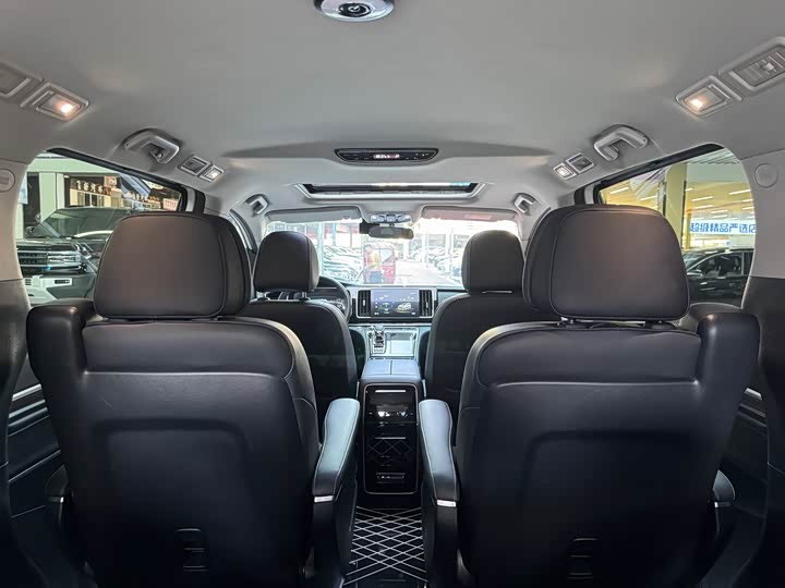 Фото 23 - GAC Trumpchi M8