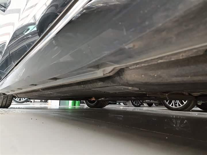 Фото 22 - Volkswagen Phideon