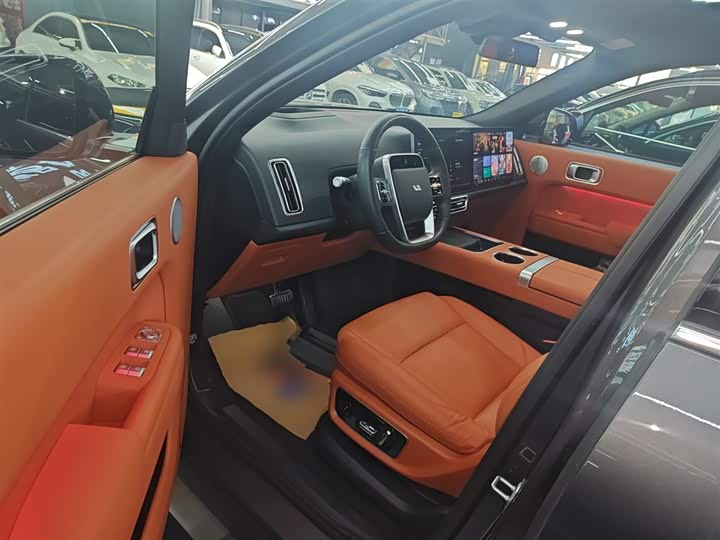 Фото 16 - LiXiang L8