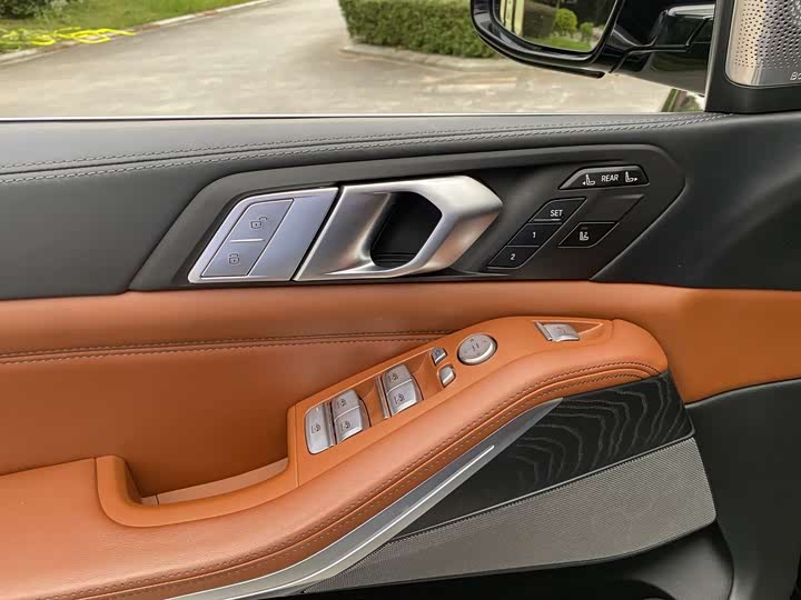 Фото 17 - BMW X7