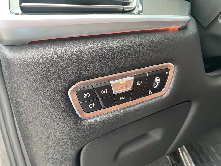 Фото 18 - BMW X7