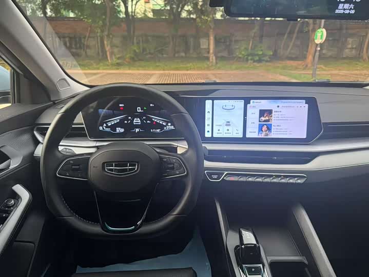 Фото 11 - Geely Binrui