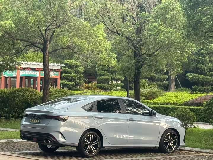 Фото 15 - Geely Binrui