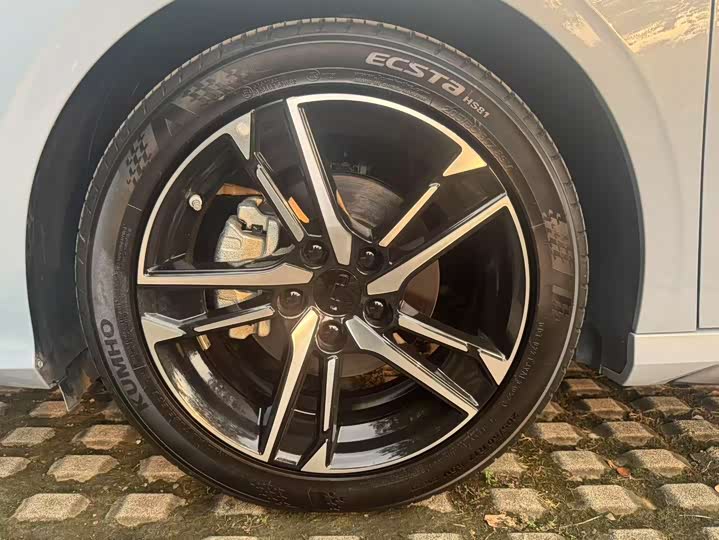 Фото 5 - Geely Binrui