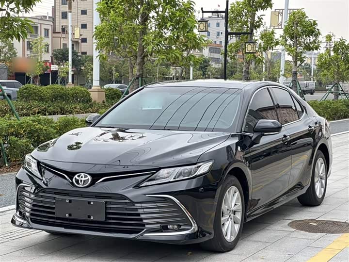 Фото 1 - Toyota Camry
