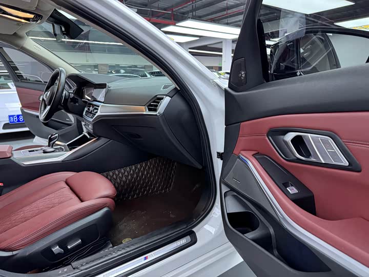 Фото 13 - BMW 3 Series