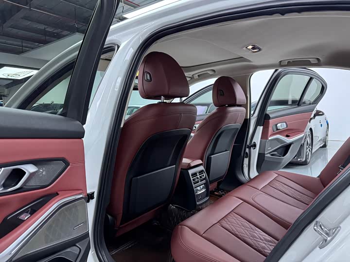 Фото 8 - BMW 3 Series