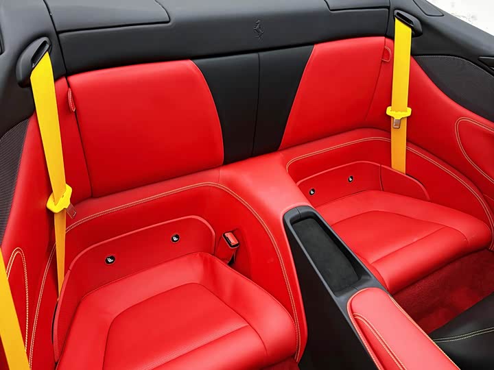 Фото 13 - Ferrari Portofino