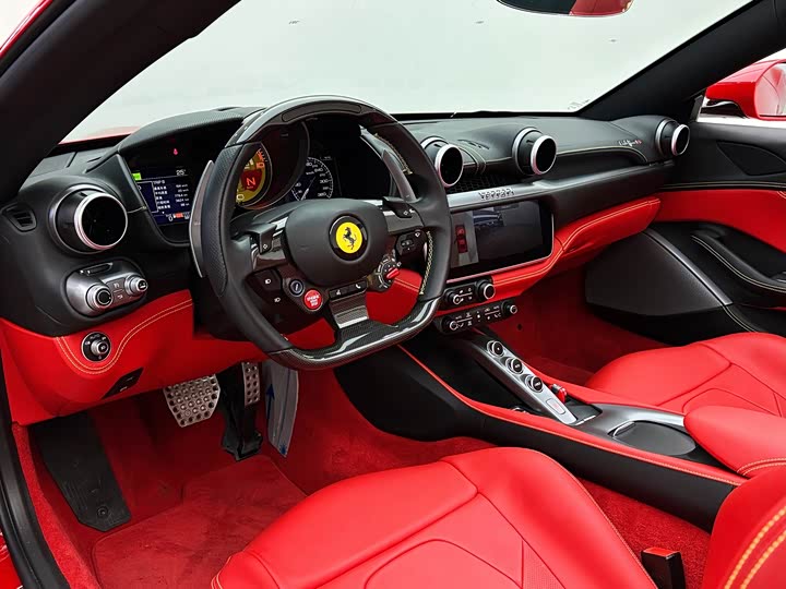 Фото 15 - Ferrari Portofino