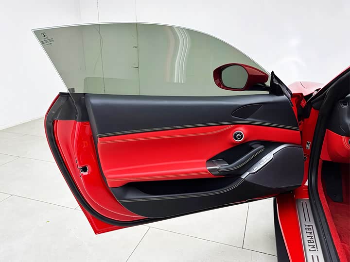 Фото 20 - Ferrari Portofino