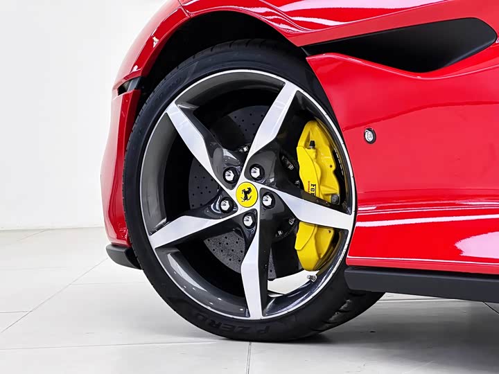 Фото 8 - Ferrari Portofino