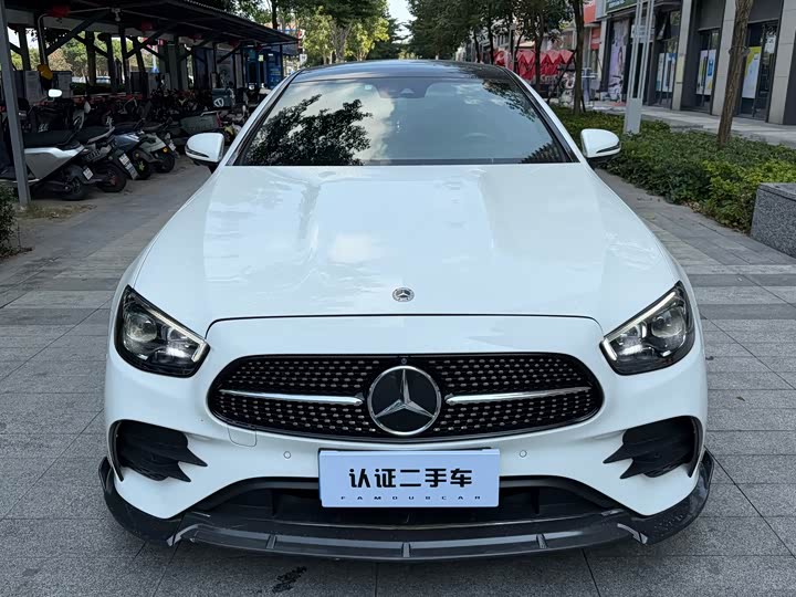 Фото 2 - Mercedes-Benz E-Class