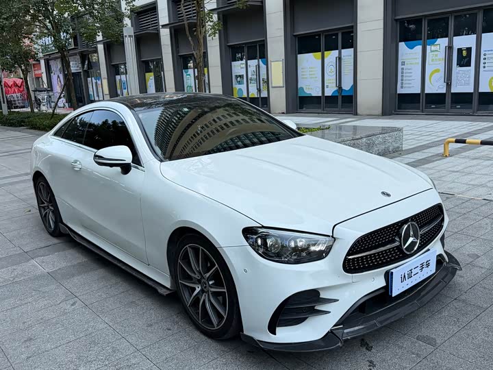 Фото 3 - Mercedes-Benz E-Class