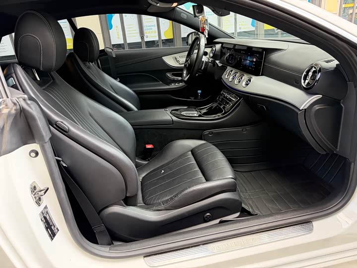 Фото 6 - Mercedes-Benz E-Class