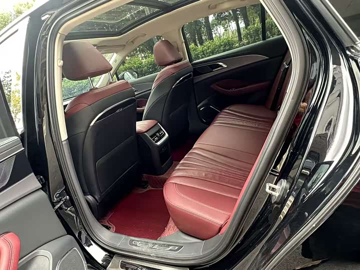 Фото 7 - Hongqi H5