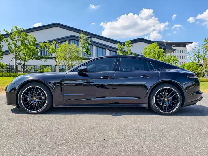Фото 3 - Porsche Panamera