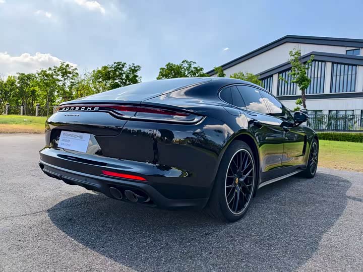 Фото 5 - Porsche Panamera