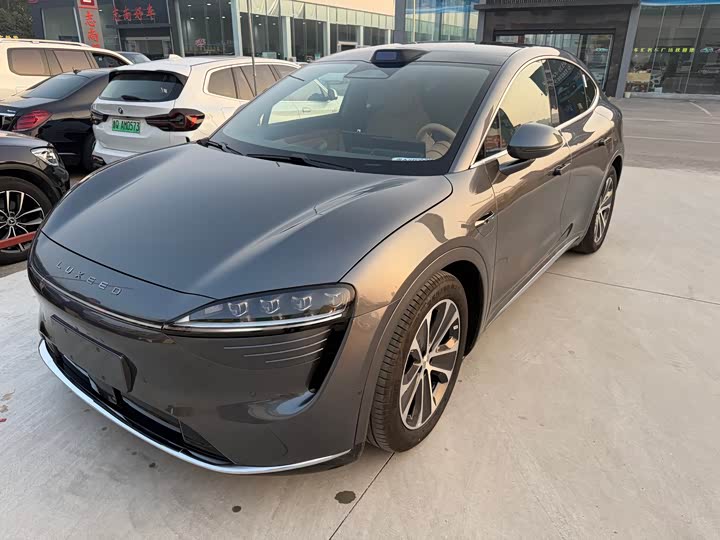 Фото 2 - Luxeed R7