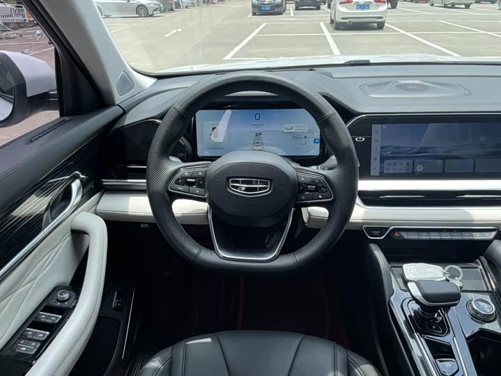 Фото 17 - Geely Monjaro