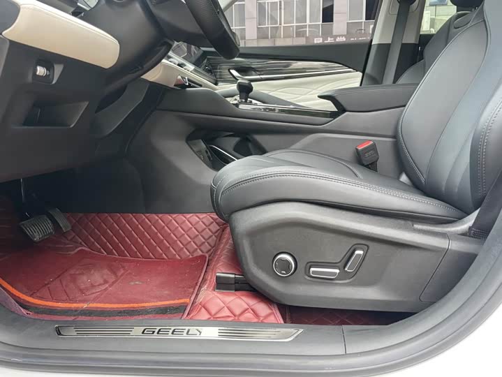 Фото 7 - Geely Monjaro