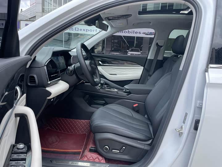 Фото 8 - Geely Monjaro