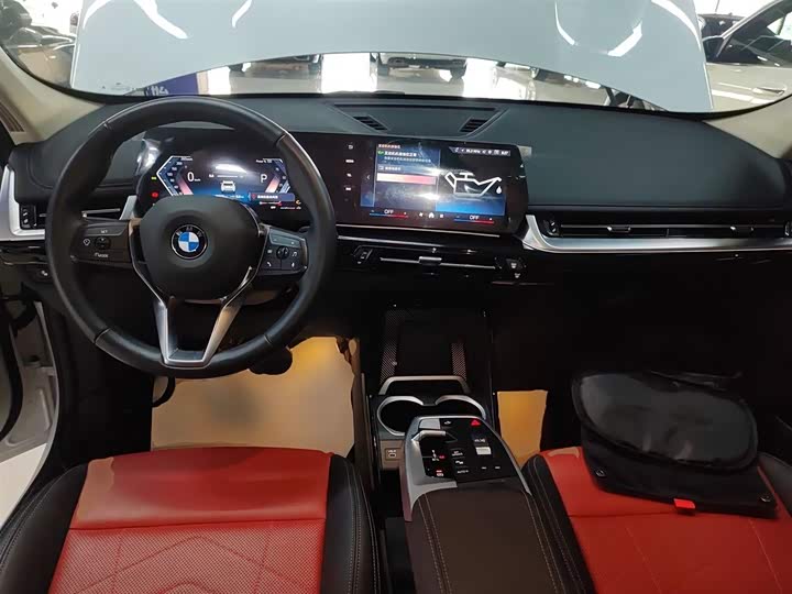 Фото 10 - BMW X1