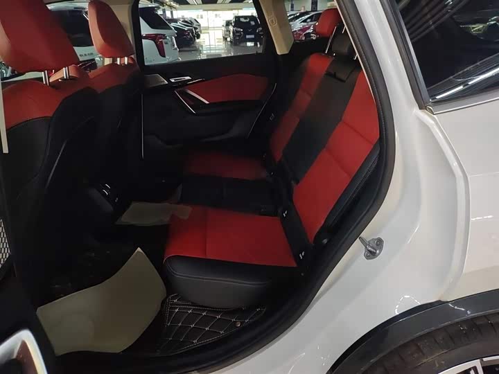 Фото 17 - BMW X1