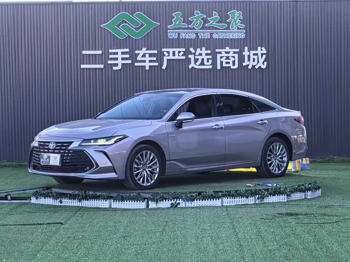 Фото 1 - Toyota Avalon