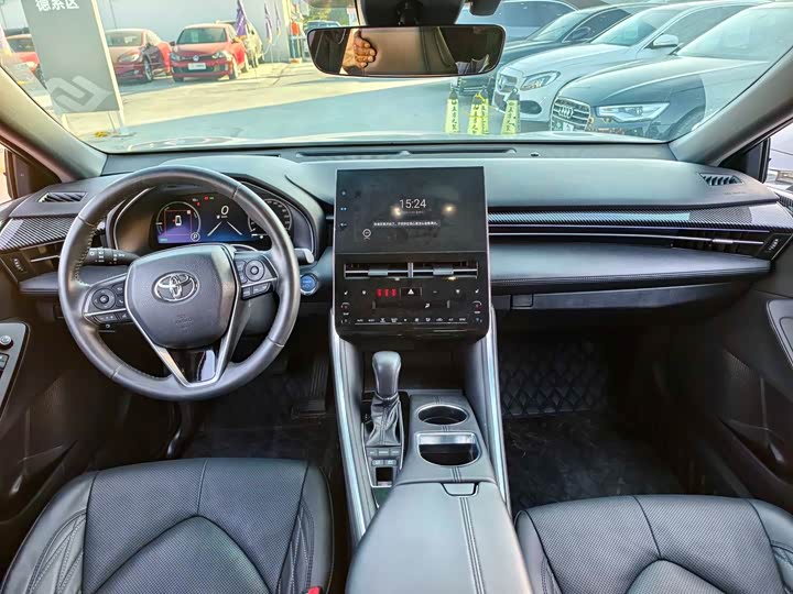 Фото 10 - Toyota Avalon