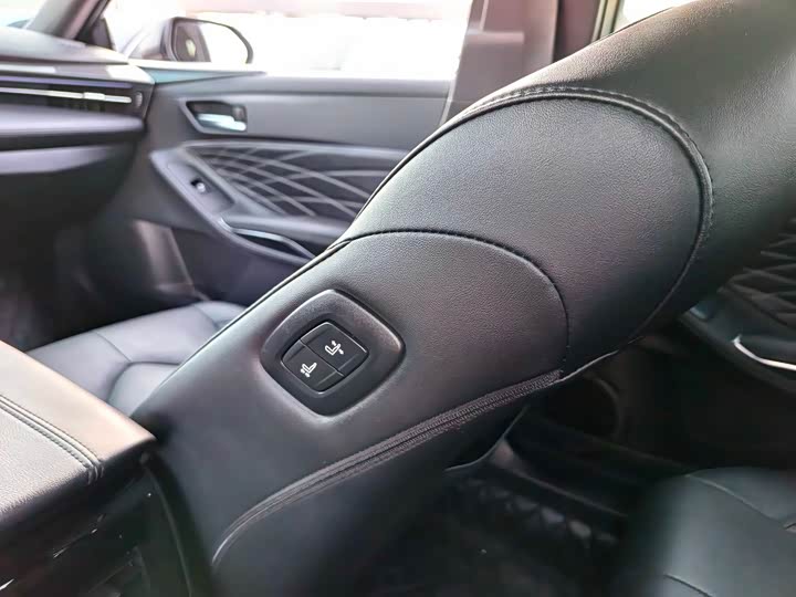 Фото 14 - Toyota Avalon