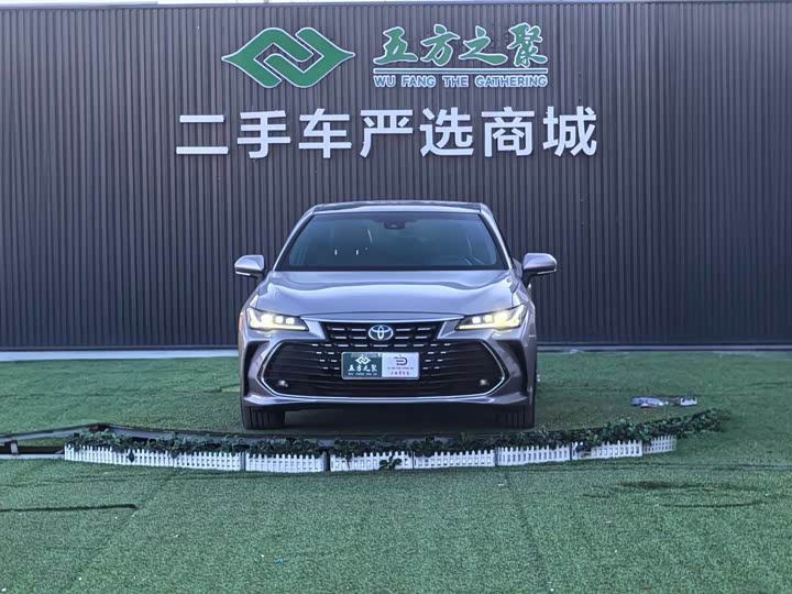 Фото 2 - Toyota Avalon