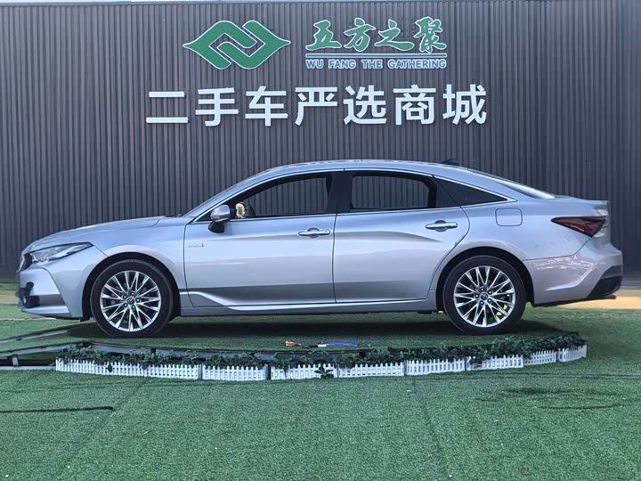 Фото 20 - Toyota Avalon