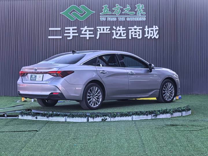 Фото 21 - Toyota Avalon