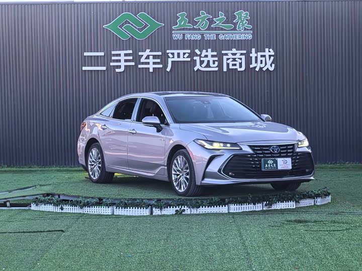 Фото 3 - Toyota Avalon