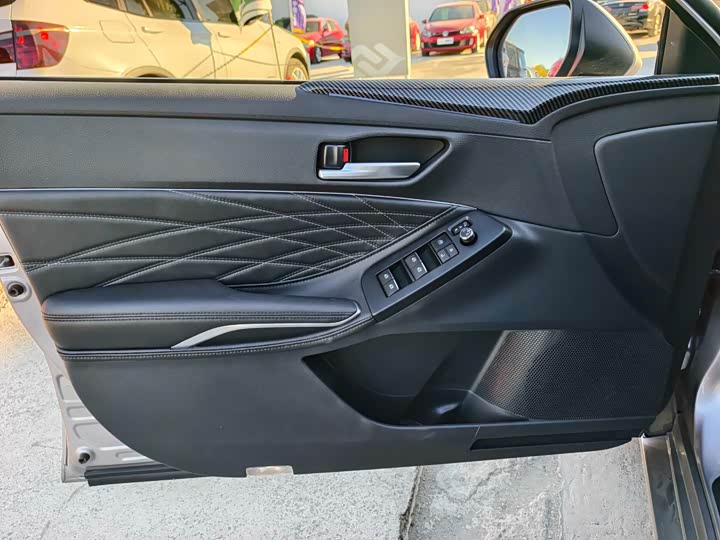 Фото 6 - Toyota Avalon