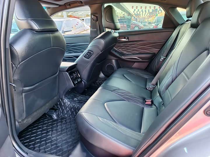 Фото 9 - Toyota Avalon