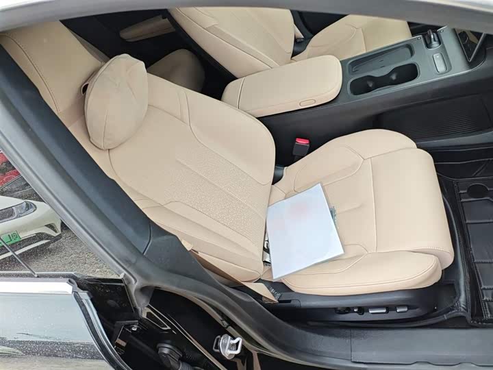 Фото 25 - Nio ET5T