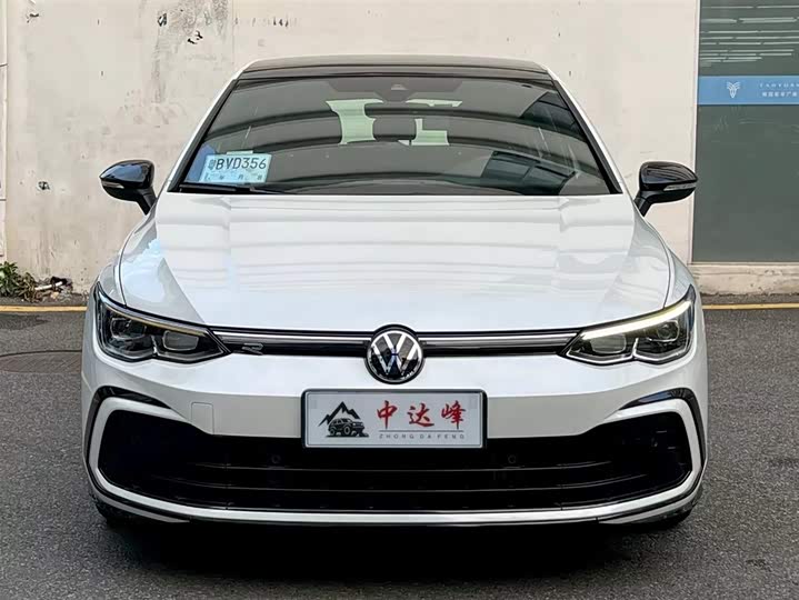 Фото 3 - Volkswagen Golf