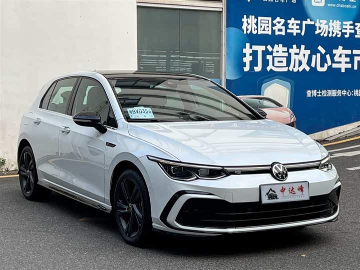 Фото 4 - Volkswagen Golf