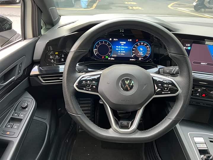 Фото 8 - Volkswagen Golf