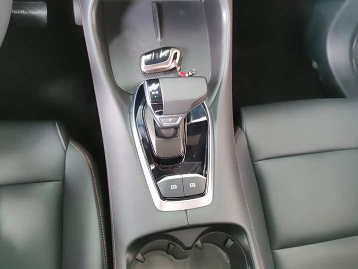 Фото 16 - MG Motor 5