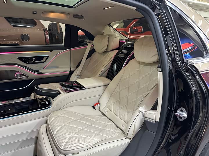 Фото 17 - Mercedes-Benz Maybach S-Class