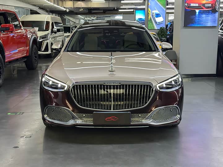 Фото 2 - Mercedes-Benz Maybach S-Class