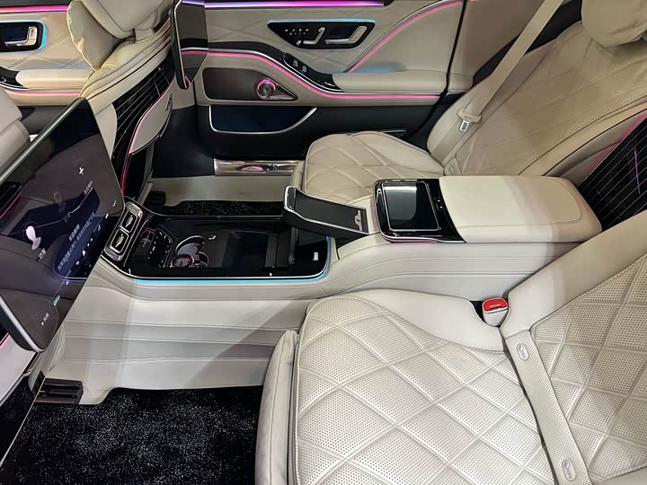 Фото 20 - Mercedes-Benz Maybach S-Class