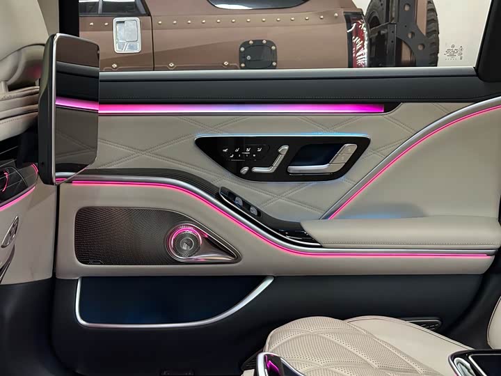 Фото 21 - Mercedes-Benz Maybach S-Class