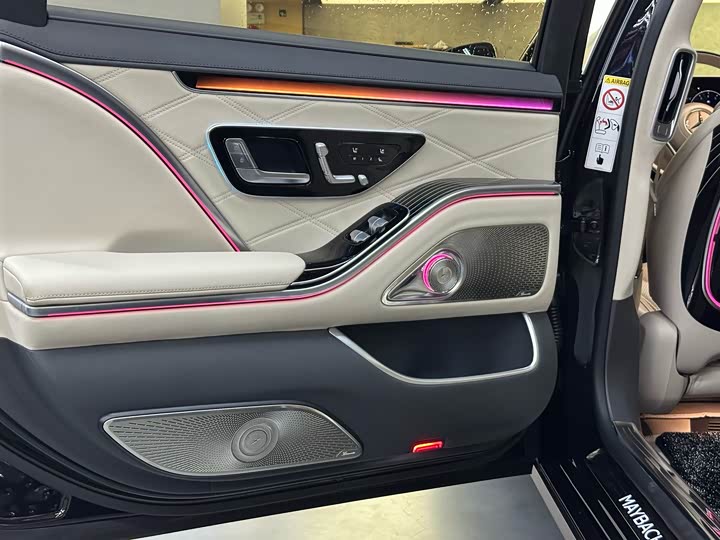 Фото 22 - Mercedes-Benz Maybach S-Class