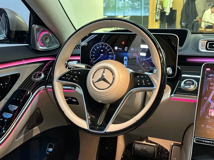 Фото 27 - Mercedes-Benz Maybach S-Class