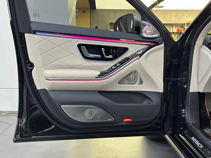 Фото 29 - Mercedes-Benz Maybach S-Class